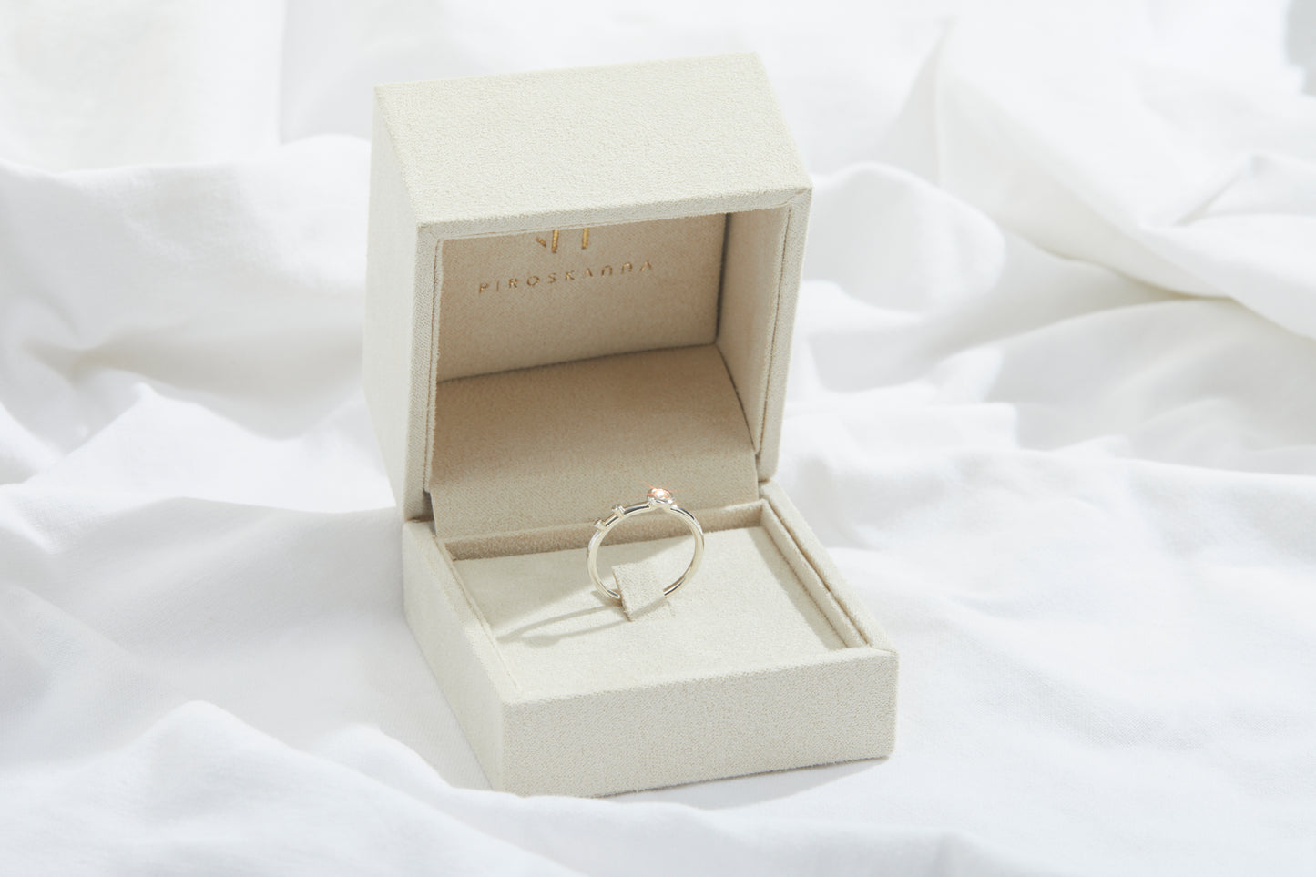 14K White Gold Mother Ring with Rose Cut Diamond and 2 Brilliant Side Stones