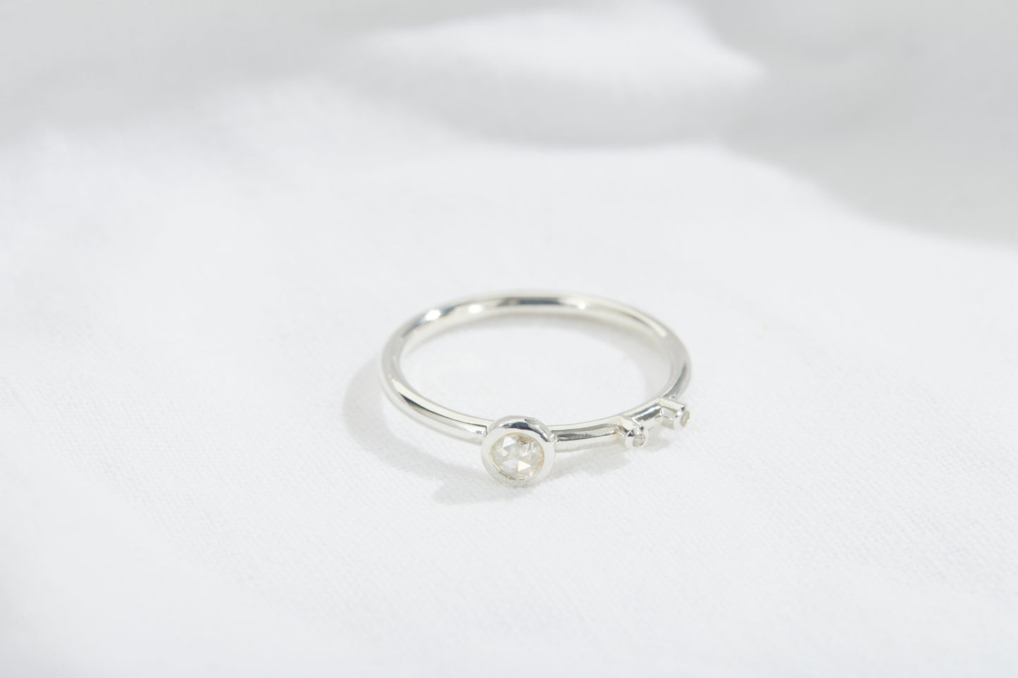 14K White Gold Mother Ring with Rose Cut Diamond and 2 Brilliant Side Stones